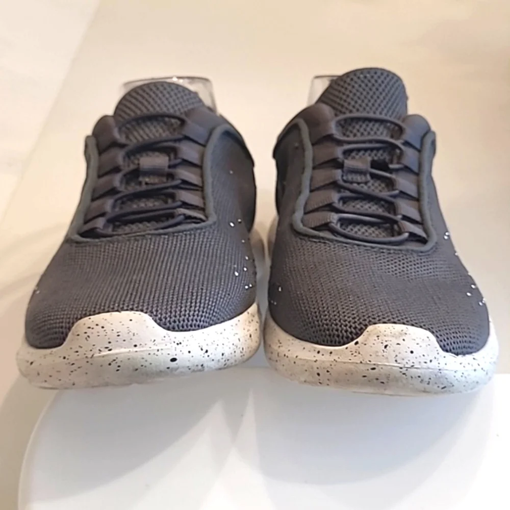 Clarks Nova Step Sneaker Pull On Moisture Wicking Bungee Laces Stretchy Low Top